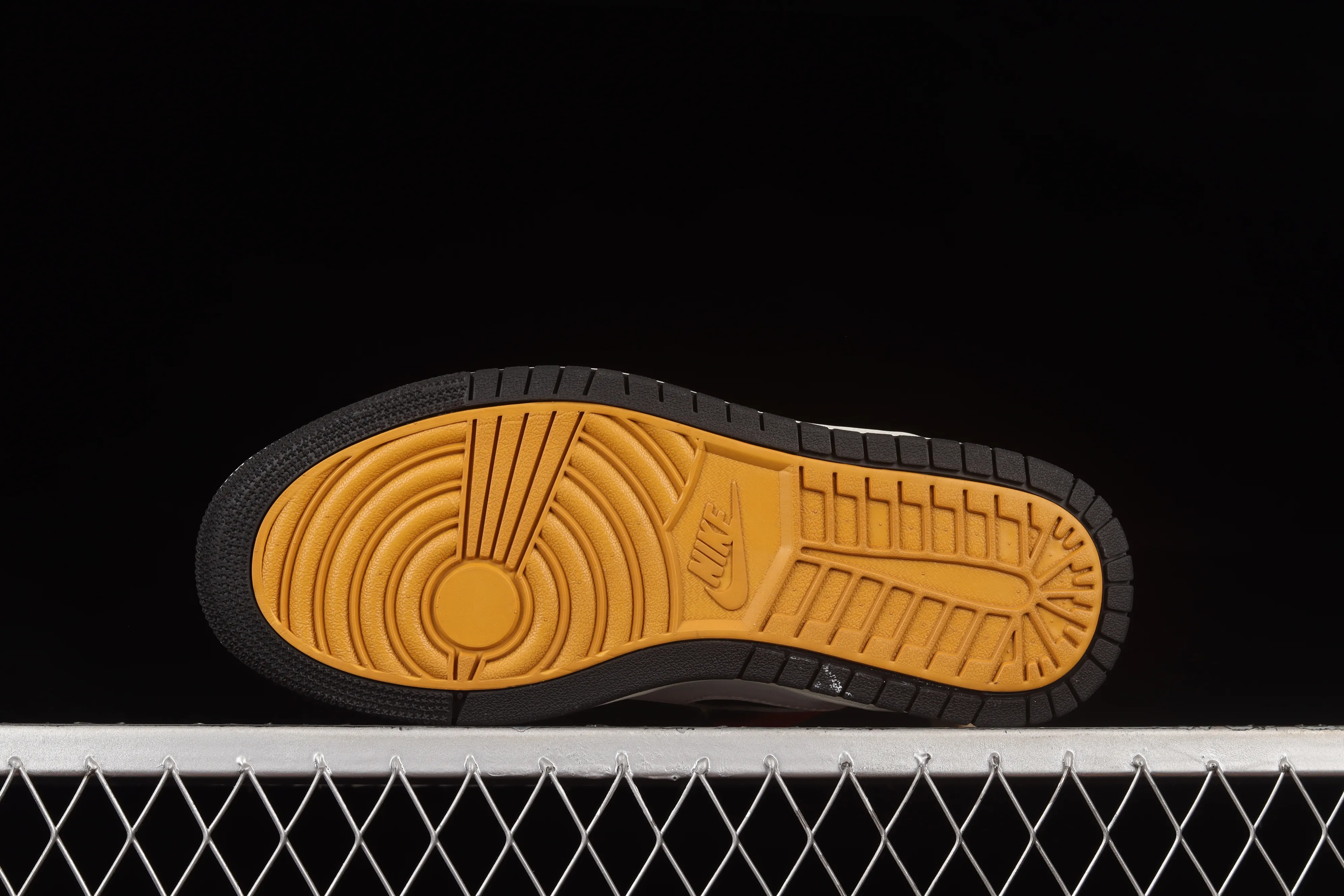 All categories Air Jordan Jordan series basketball shoes Air Jordan 1 High Air Jordan 1 Zoom CMFT AJ1 Joe 1 white, yellow and red color matching CT0978-016